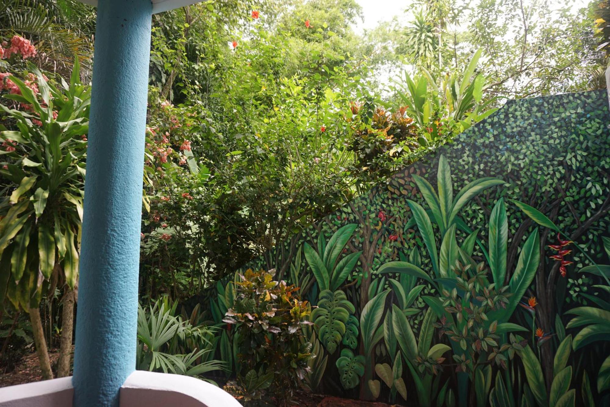Hotel Planeta Sano Manuel Antonio Kültér fotó