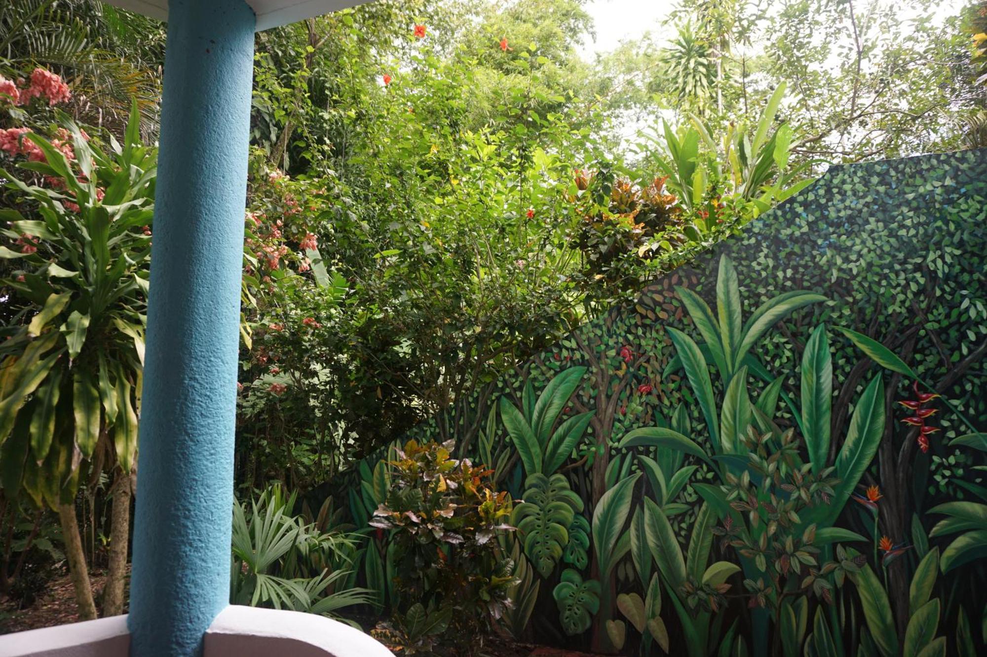 Hotel Planeta Sano Manuel Antonio Kültér fotó