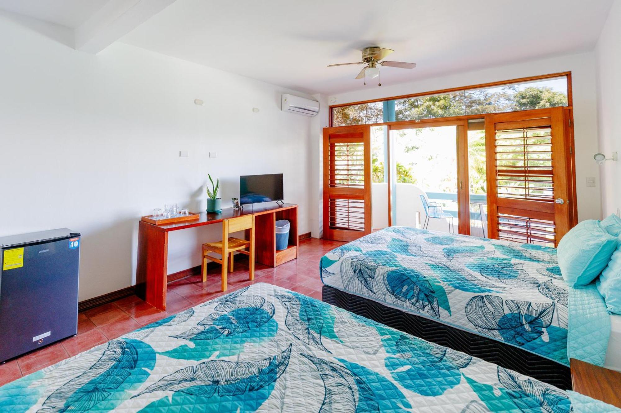 Hotel Planeta Sano Manuel Antonio Kültér fotó